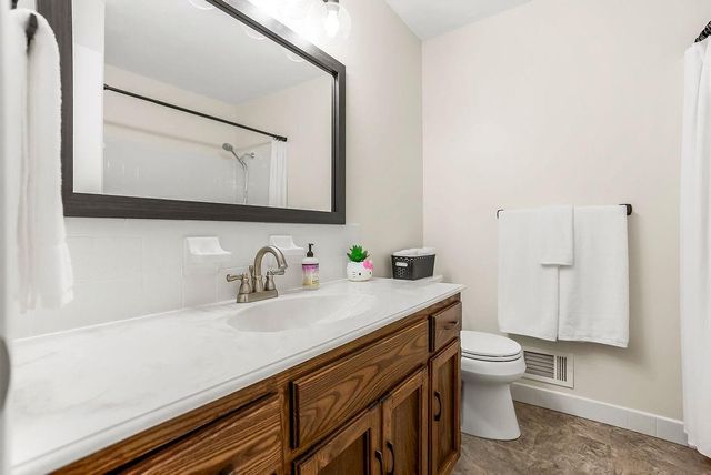 611 Kenneth Lane, Belton, MO 64012