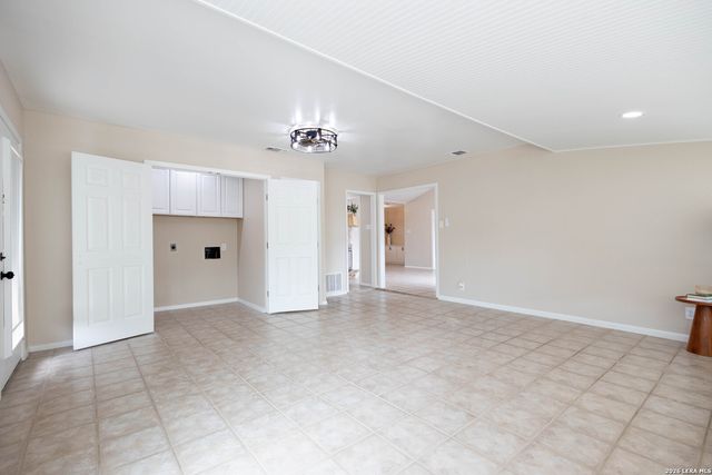 102 SPARROW HAWK TRL, Boerne, TX 78006