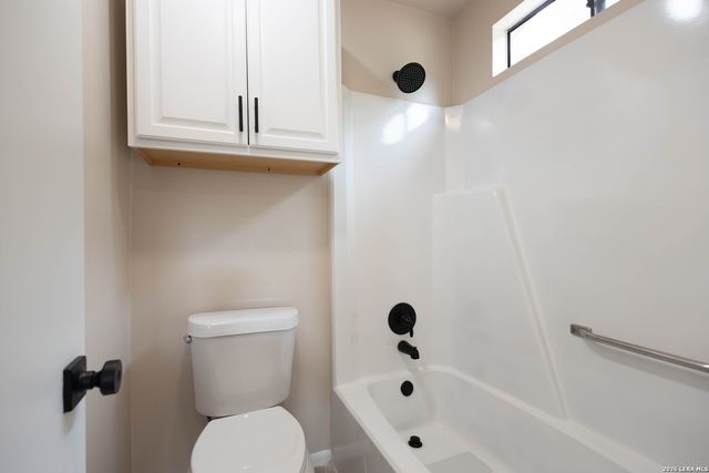 102 SPARROW HAWK TRL, Boerne, TX 78006