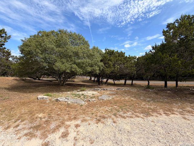102 SPARROW HAWK TRL, Boerne, TX 78006