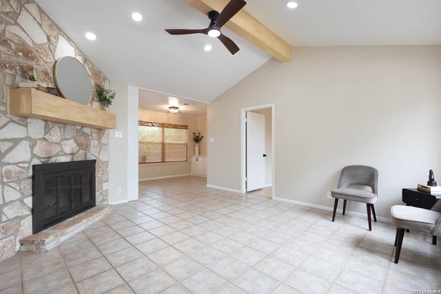 102 SPARROW HAWK TRL, Boerne, TX 78006