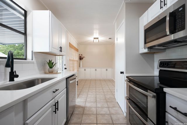 102 SPARROW HAWK TRL, Boerne, TX 78006