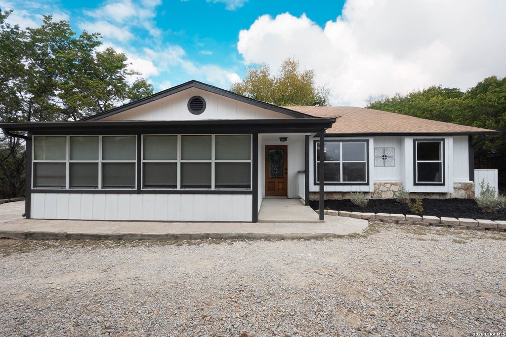 102 SPARROW HAWK TRL, Boerne, TX 78006
