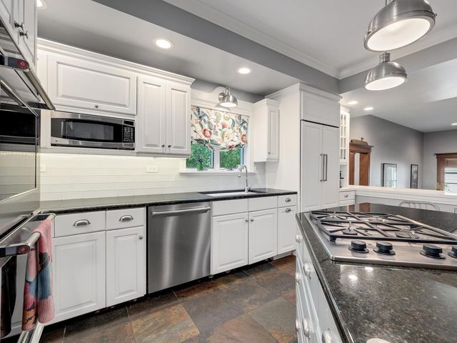 426 W Maple Street, Lombard, IL 60148