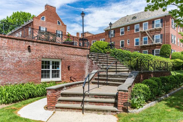 1815 Palmer Avenue 2O, Larchmont, NY 10538