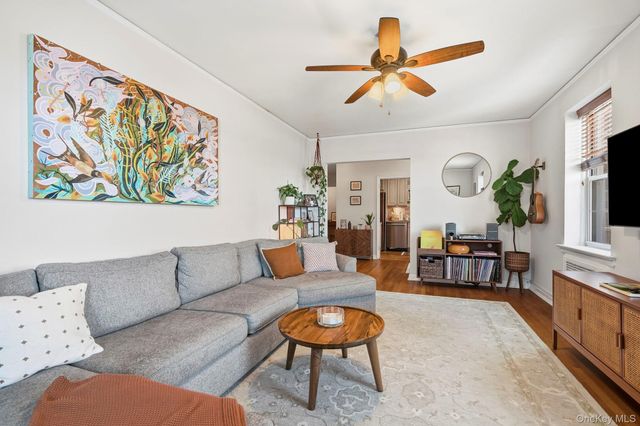 1815 Palmer Avenue 2O, Larchmont, NY 10538
