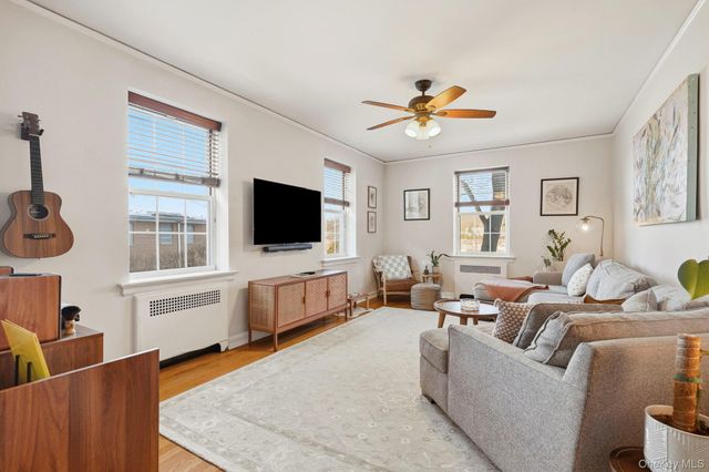 1815 Palmer Avenue 2O, Larchmont, NY 10538