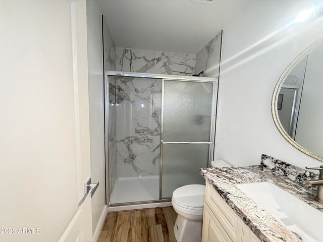 8926 W VALE Drive, Phoenix, AZ 85037