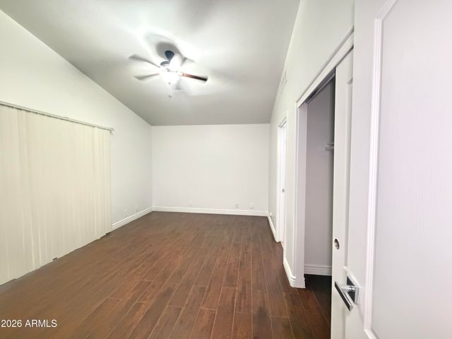 8926 W VALE Drive, Phoenix, AZ 85037