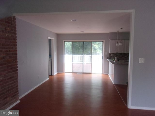 7 BARBERS LN, Cape May Court House, NJ 08210