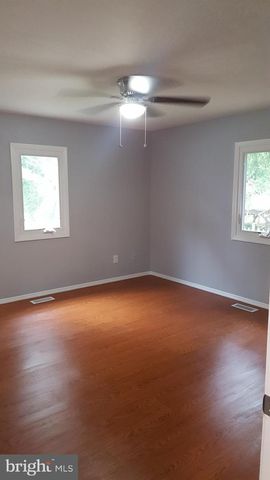 7 BARBERS LN, Cape May Court House, NJ 08210