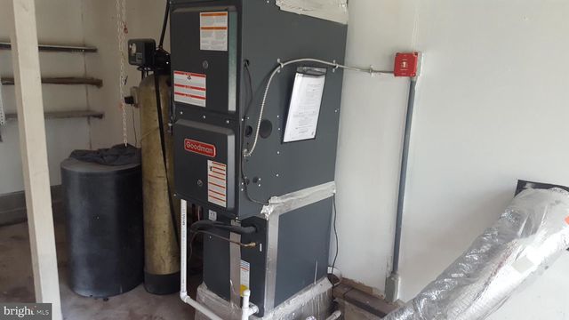 7 BARBERS LN, Cape May Court House, NJ 08210