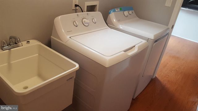 7 BARBERS LN, Cape May Court House, NJ 08210