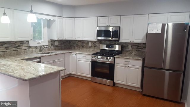 7 BARBERS LN, Cape May Court House, NJ 08210