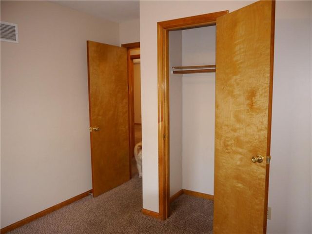 1601 Stasi Avenue, Raymore, MO 64083