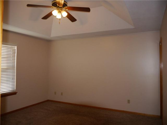 1601 Stasi Avenue, Raymore, MO 64083