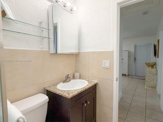 1827 SW 21st St, Fort Lauderdale, FL 33315