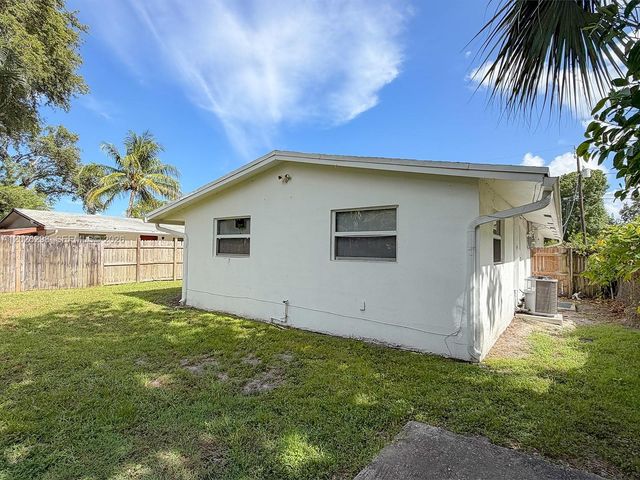 1827 SW 21st St, Fort Lauderdale, FL 33315