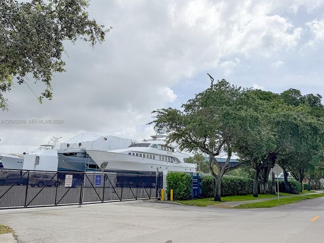 1827 SW 21st St, Fort Lauderdale, FL 33315