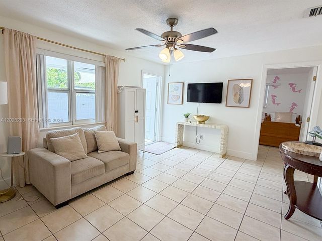 1827 SW 21st St, Fort Lauderdale, FL 33315