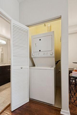 123 S Green Street 505B, Chicago, IL 60607