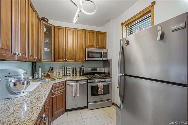 160-15 Powells Cove Boulevard C7, Whitestone, NY 11357