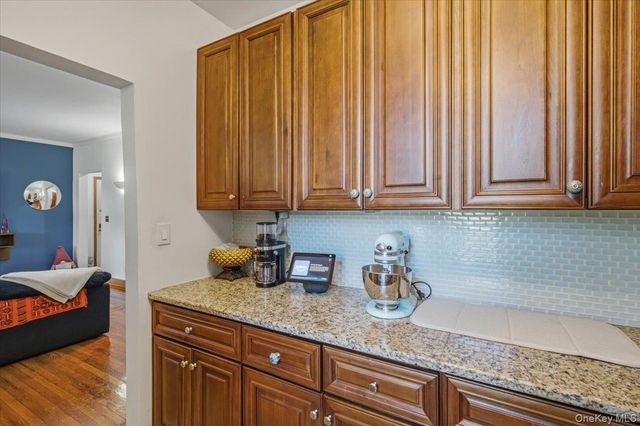 160-15 Powells Cove Boulevard C7, Whitestone, NY 11357