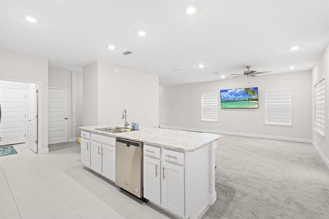 692 NE Turtleback Trail, Port St. Lucie, FL 34983