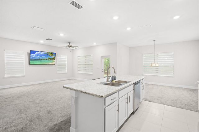 692 NE Turtleback Trail, Port St. Lucie, FL 34983
