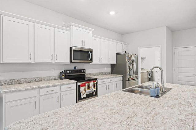 692 NE Turtleback Trail, Port St. Lucie, FL 34983