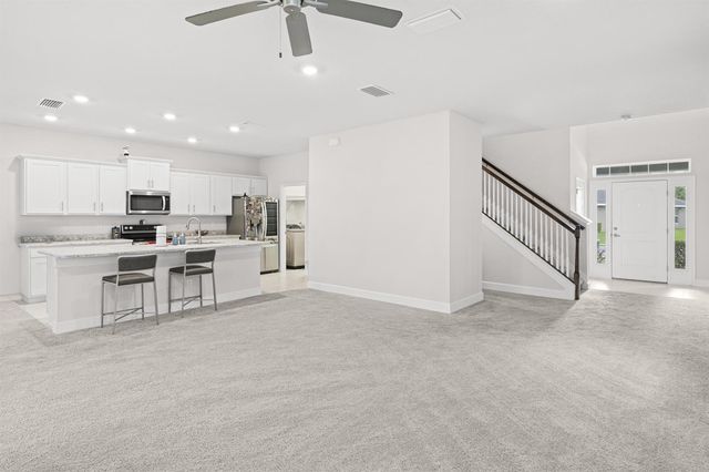 692 NE Turtleback Trail, Port St. Lucie, FL 34983