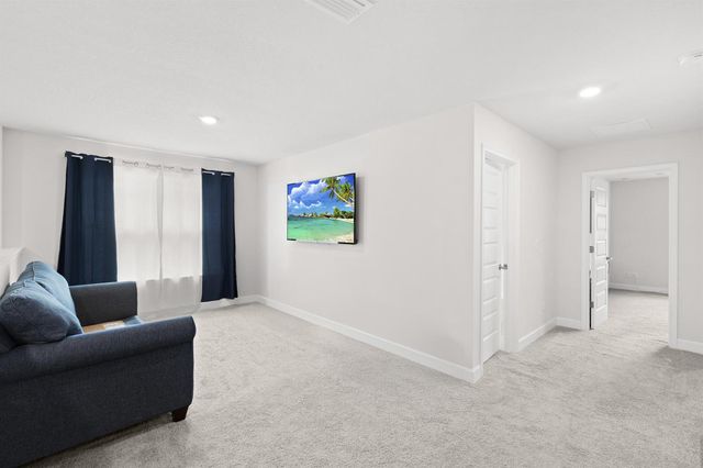 692 NE Turtleback Trail, Port St. Lucie, FL 34983