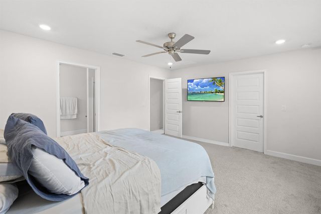 692 NE Turtleback Trail, Port St. Lucie, FL 34983