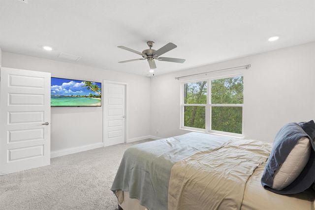 692 NE Turtleback Trail, Port St. Lucie, FL 34983