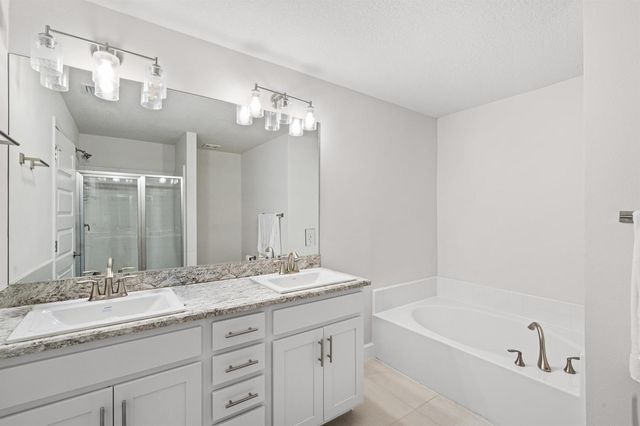 692 NE Turtleback Trail, Port St. Lucie, FL 34983