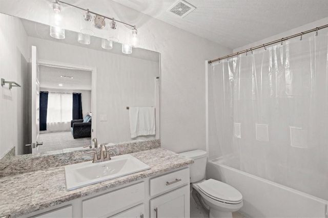 692 NE Turtleback Trail, Port St. Lucie, FL 34983