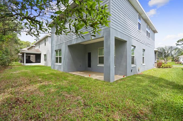 692 NE Turtleback Trail, Port St. Lucie, FL 34983