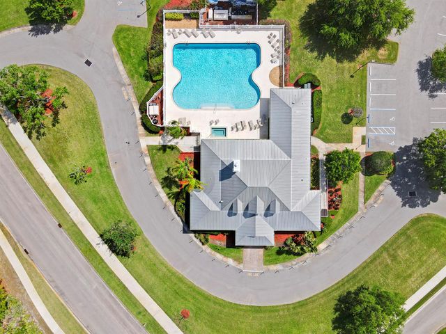 692 NE Turtleback Trail, Port St. Lucie, FL 34983