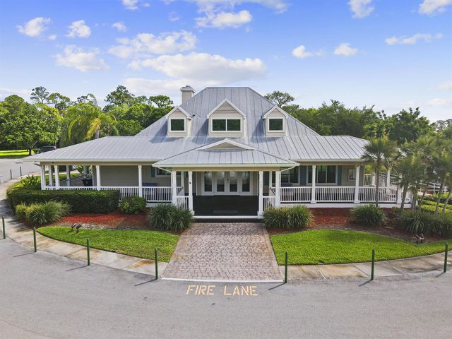692 NE Turtleback Trail, Port St. Lucie, FL 34983