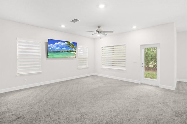 692 NE Turtleback Trail, Port St. Lucie, FL 34983