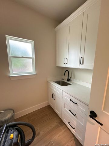 951 Rocky Ridge Loop, Canyon Lake, TX 78133