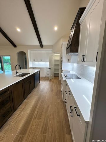 951 Rocky Ridge Loop, Canyon Lake, TX 78133