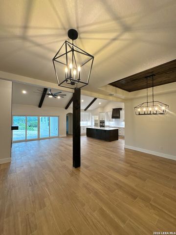 951 Rocky Ridge Loop, Canyon Lake, TX 78133