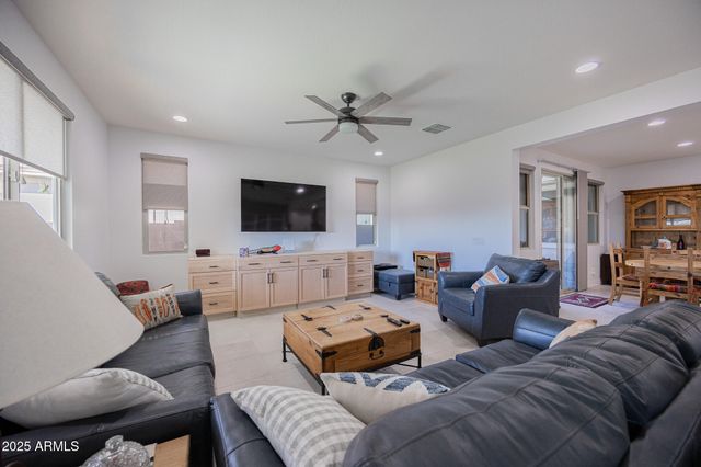 10545 E TEXAS Avenue, Mesa, AZ 85212