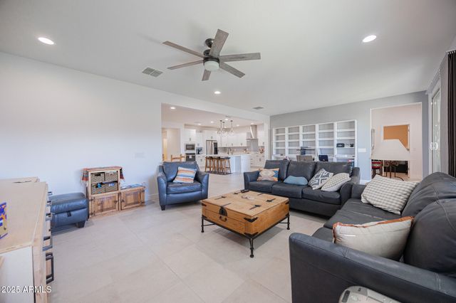 10545 E TEXAS Avenue, Mesa, AZ 85212