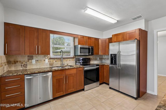 8446 SAND POINT Drive W, Jacksonville, FL 32244