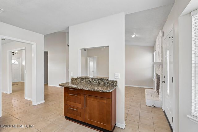 8446 SAND POINT Drive W, Jacksonville, FL 32244