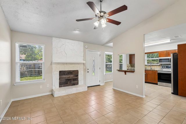 8446 SAND POINT Drive W, Jacksonville, FL 32244