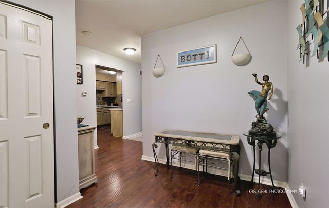 1739 COURT Street 1739, Mchenry, IL 60050
