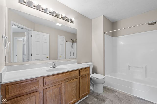 9406 Avon Strand A, Avon, IN 46123